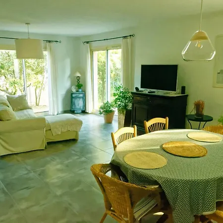 Holiday home La Rousse